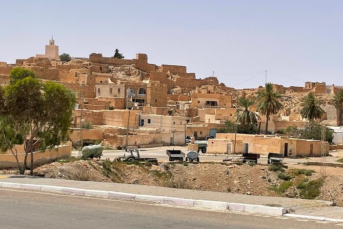 2 Days Tour of the Sahara from Hammamet - Tamezret adds a hilltop pause