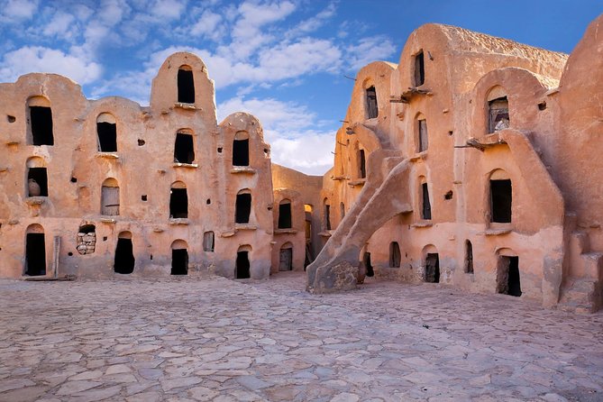 8 Days Tunisia Essential Discovery Private Tour - Day 1: Start in Tunis with room to explore