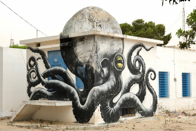 From Djerba : 1 day in the footsteps of Star Wars "Mos Eisley" - Djerbahood: half an hour among painted walls