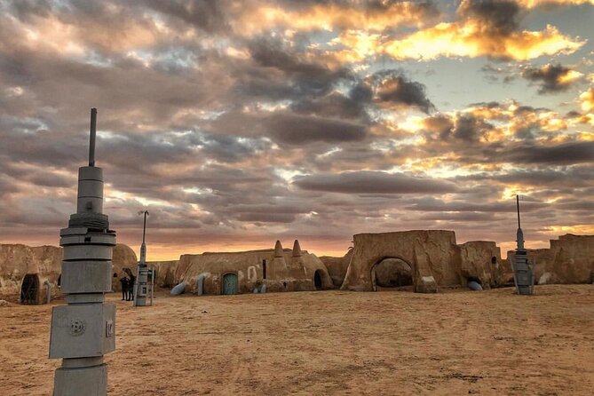 Full day Star Wars Tour - Mos Espa near the gateway to the Sahara