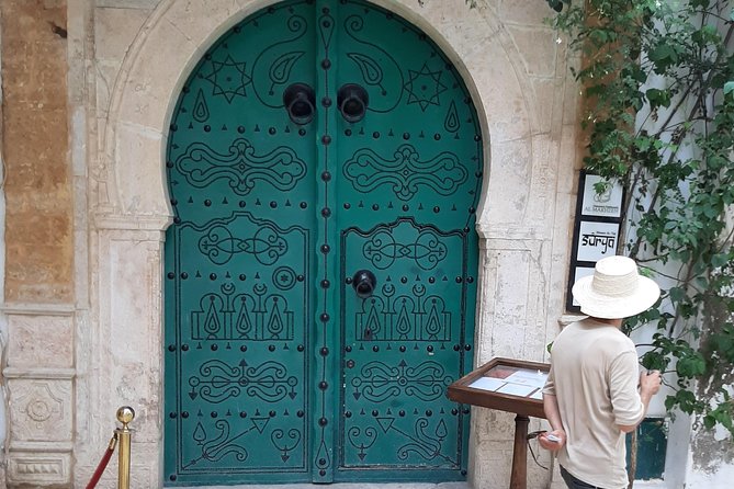 Guided tour in the UNESCO world heritage Medina of Tunis - Hammam el Kachachine and the chechia quarter