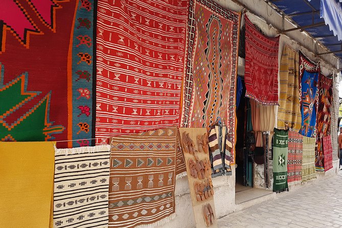 Guided Tour of Djerba island, Museums, Crocodile park & lunch - Lunch is included, but ask what that really covers