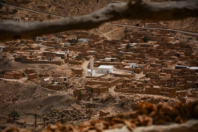 Ksar Ghilane 1 day: The hot spring and the homestay - Ksar Ghilane: hot water, palms, and open sand
