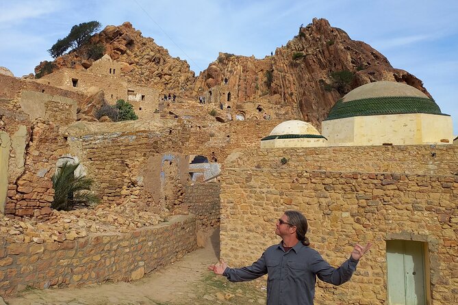 Out of time Berber villages Tekrouna and Zriba Alia - Takrouna, a short stop with a big view