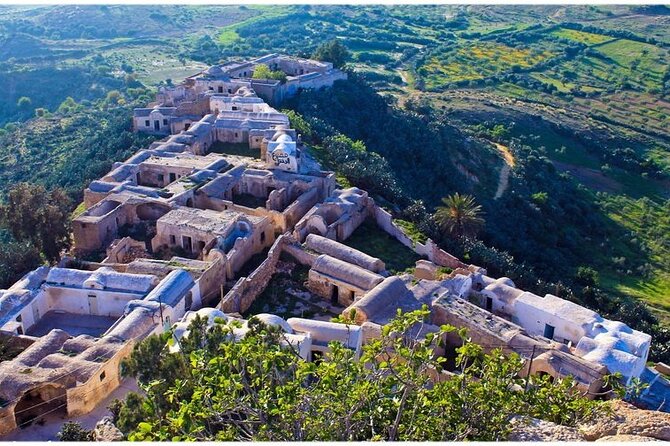 The Best of Tunisia, 3 Days Guided Tour with Lunch - Guides, drivers, and the private format