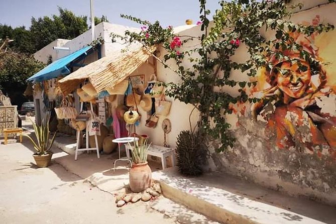 Tour of the island of Djerba the island of Lotophages - Houmt Souk, white streets and a busy central market